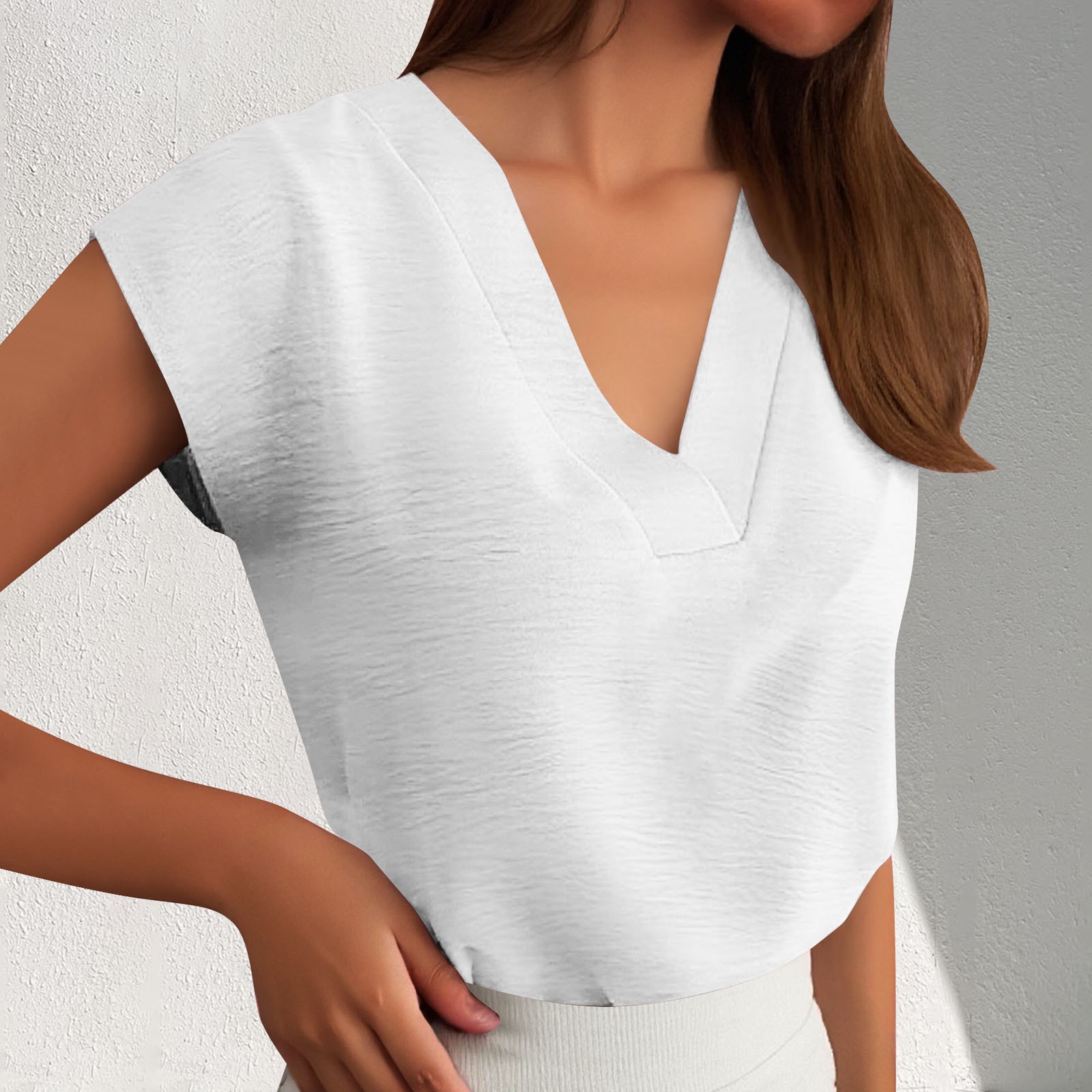 thumbnail image 2 of Blusa texturizada con mangas casquillo y cuello en V para mujer - 2025 Camisa informal de verano para el trabajo, poliéster - Corte holgado para el trabajo/salidas - Tallas estadounidenses 4-22, 2 of 5